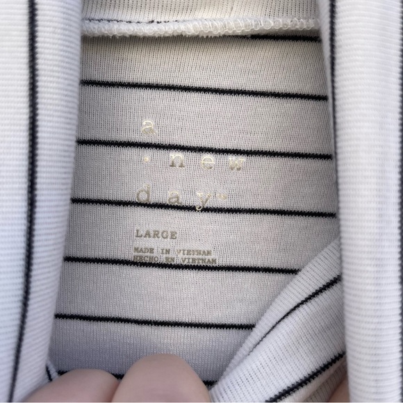 A NEW DAY Women’s White Black Stripe Elbow Sleeve Turtleneck Shirt Size Large - Picture 4 of 12